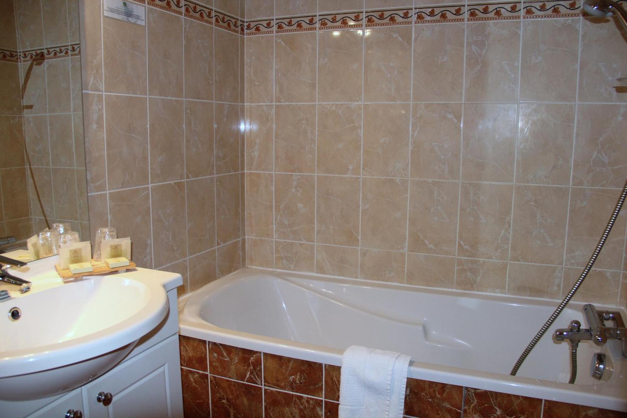 Logis Des Trois Maures Hotell Couches Exteriör bild