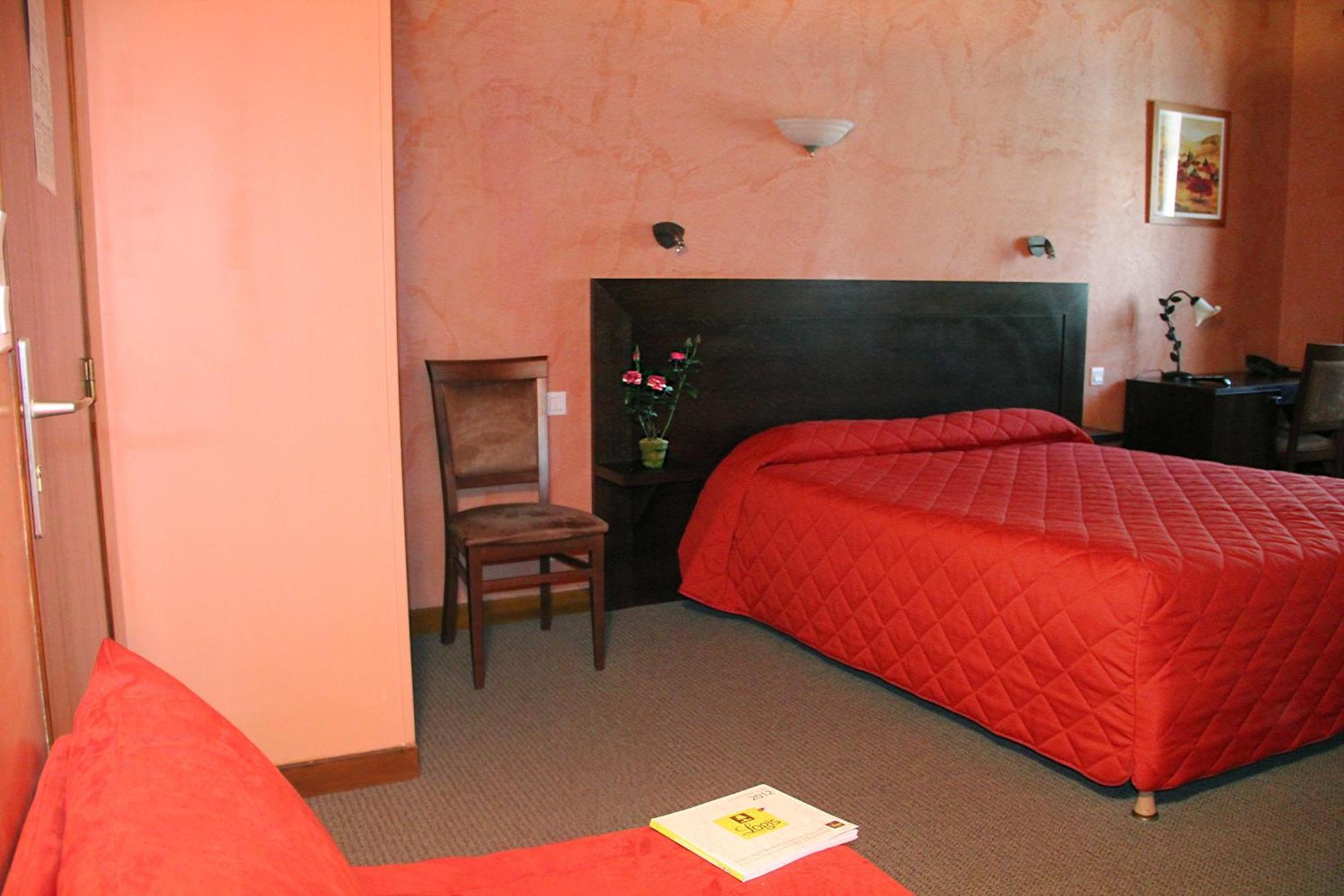 Logis Des Trois Maures Hotell Couches Exteriör bild
