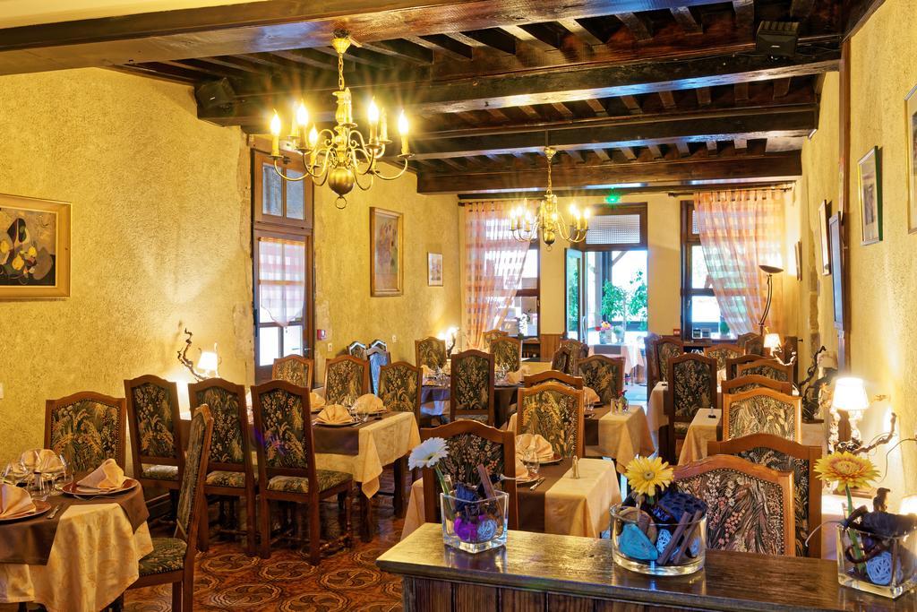 Logis Des Trois Maures Hotell Couches Exteriör bild