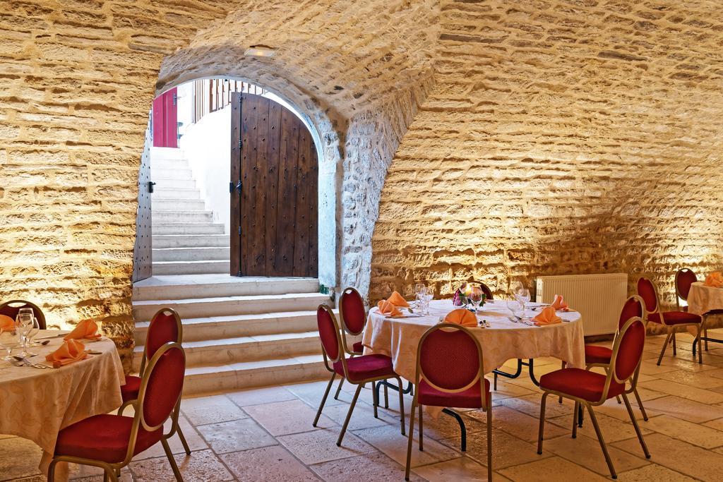 Logis Des Trois Maures Hotell Couches Exteriör bild