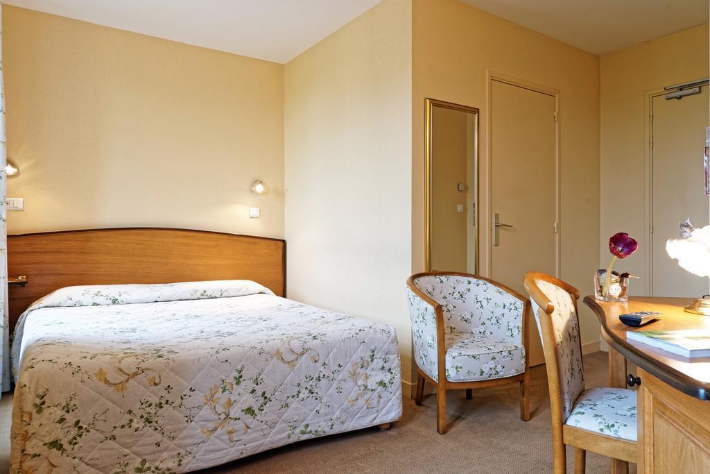 Logis Des Trois Maures Hotell Couches Exteriör bild