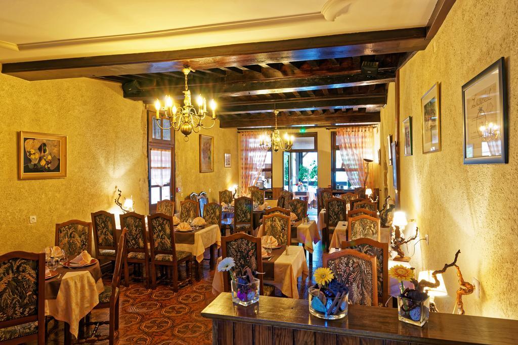 Logis Des Trois Maures Hotell Couches Exteriör bild